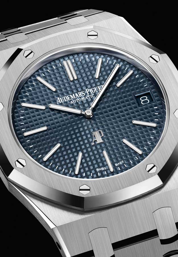 Audemars Piguet Royal Oak Ref 16202 close