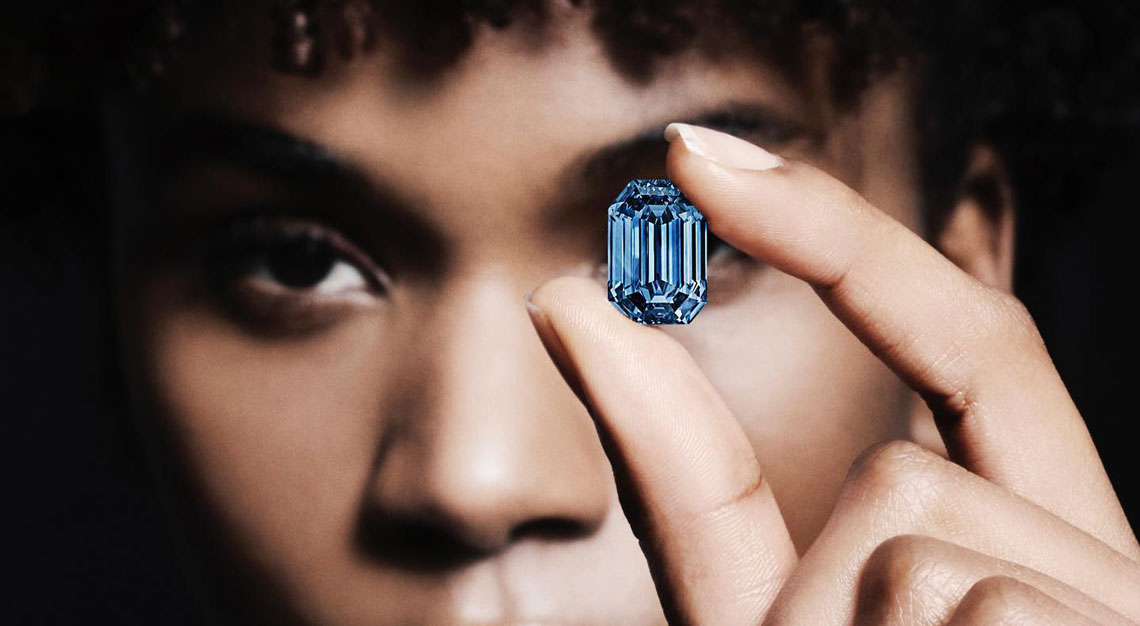 Extraordinary gemstones feature