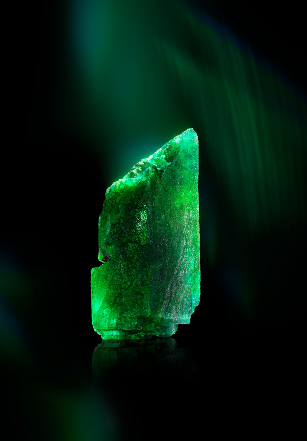 Extraordinary gemstones Chopard Insofu Emerald