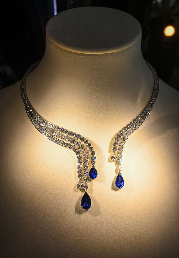 Piaget Wings of Light sapphire necklace