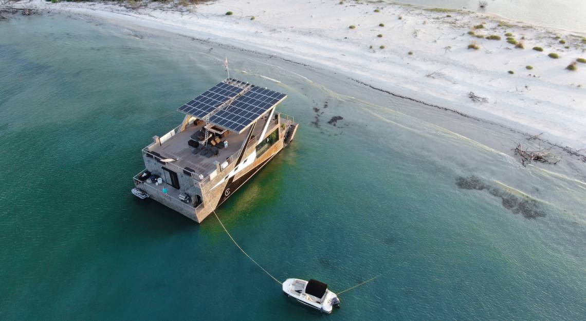 floating yacht villa