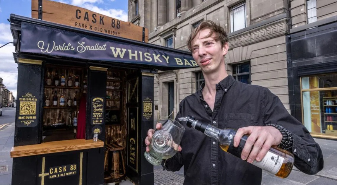Cask 88 world's tiniest whisky bar