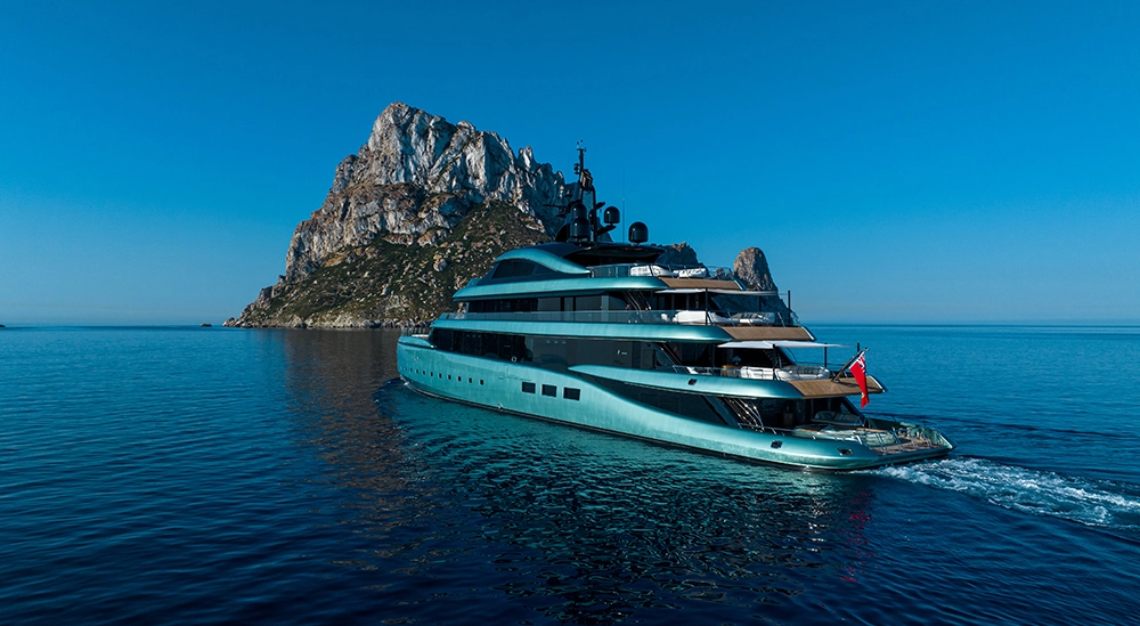 Superyachts to charter