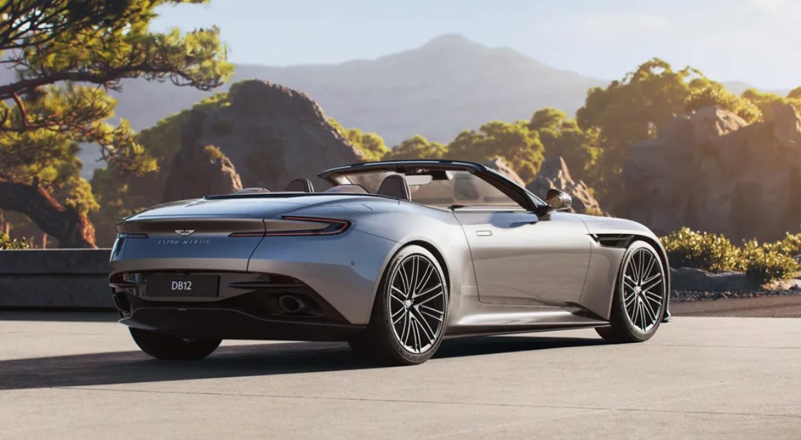 Aston Martin DB12 Volante