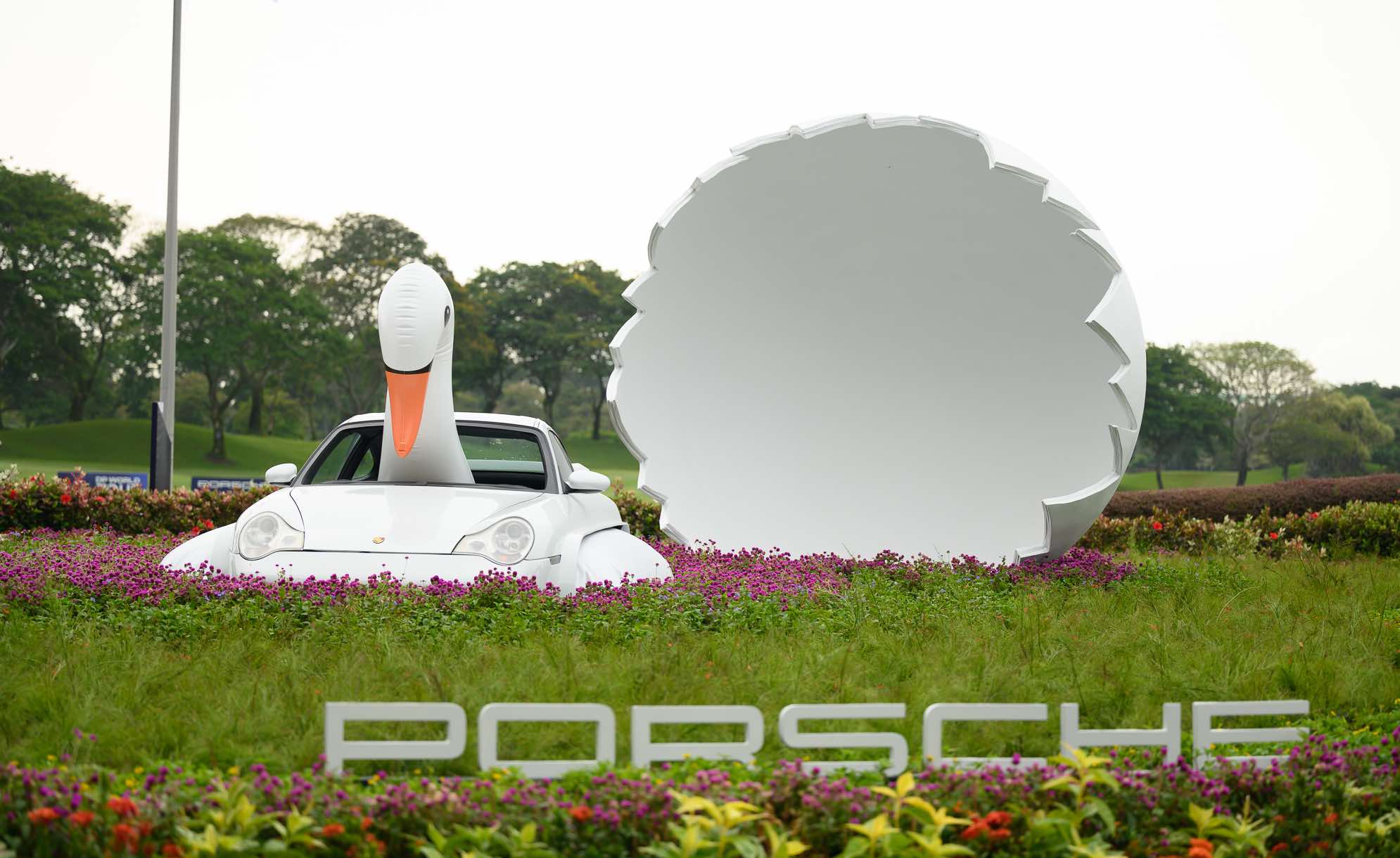 Porsche swan car by Chris Labrooy