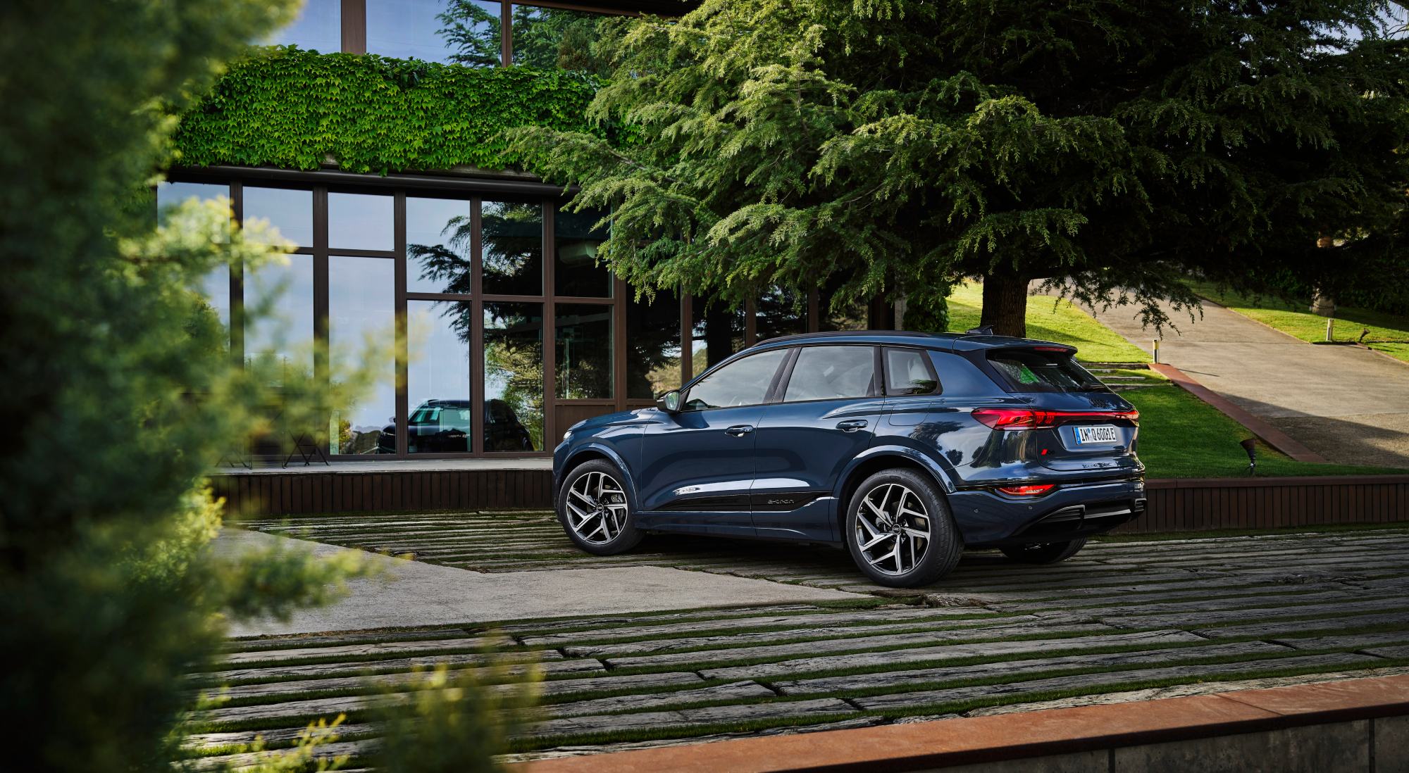 audi q6 e-tron rear wheel drive lifestyle shot
