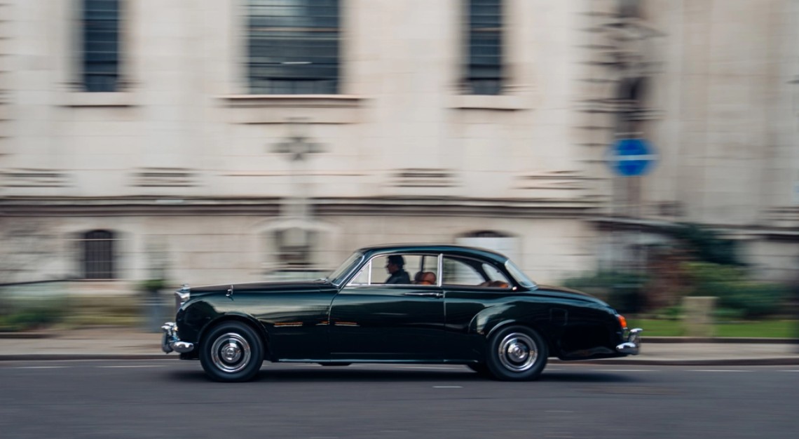 Lunaz Design 1961 Bentley Restomod 