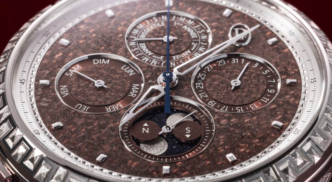 Close-up photo of L'armoriale's mezzo vibrato dial