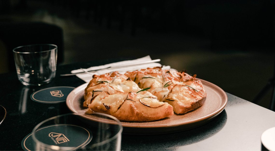 anto pizza dining