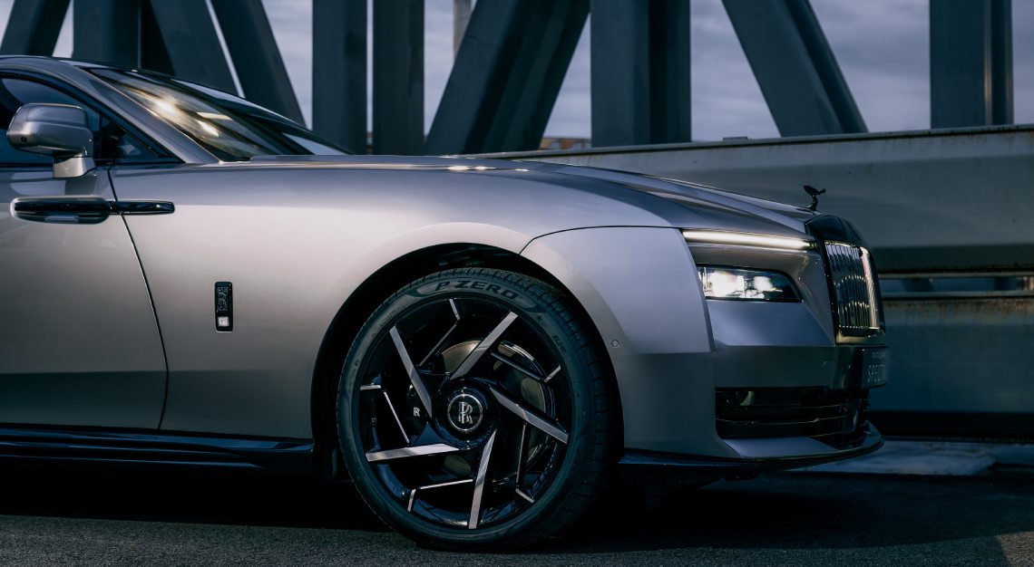rolls-royce black badge spectre